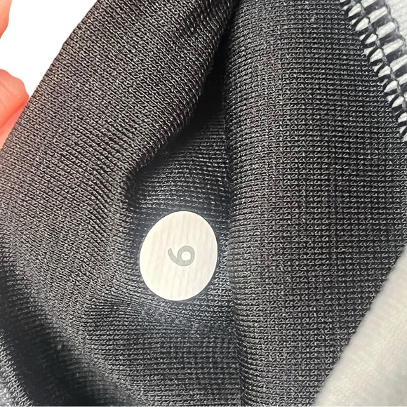 Lululemon Athletica Wunder Under Crop Black and Gray Leggings Size 6 - Picture 4 of 6